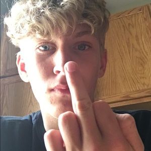 Meet your Posher, Clay